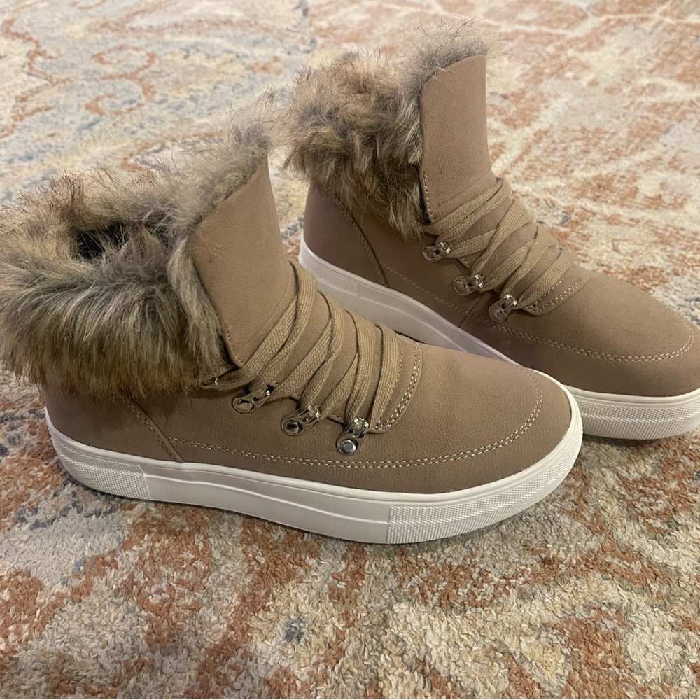 Women’s Soda Fur Ankle Booties